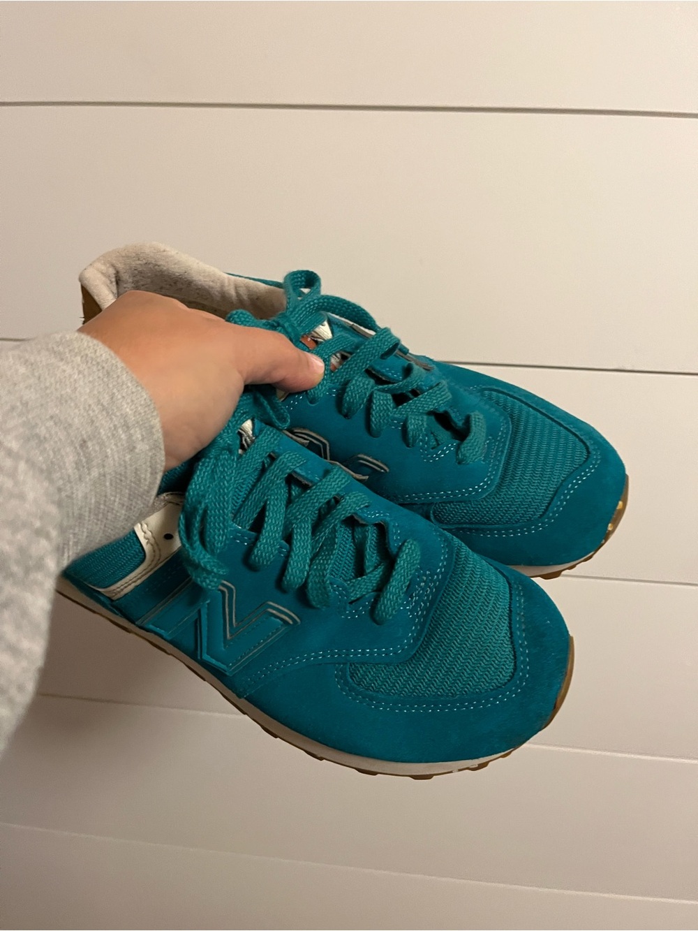 New Balance Teal women’s Lace-Up Sneakers 8.5